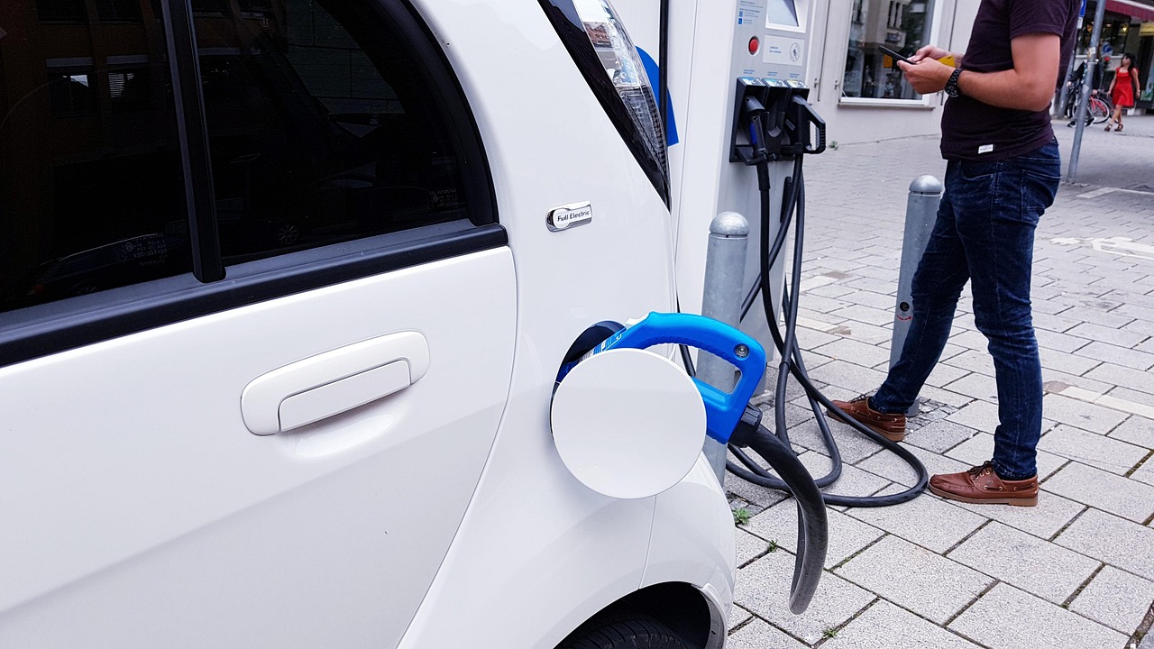 Auto elettriche low cost con nuovi incentivi per l'acquisto, senza necessità di rottamazione.