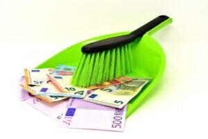 Come affrontare le pulizie di primavera senza sforare il budget mensile