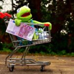 Pensionato riceve carta acquisti con bonus spesa di 500€, data di accredito in evidenza.