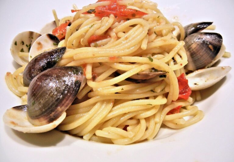 Spaghetti allo scoglio per il Venerdì santo: ecco la ricetta da seguire